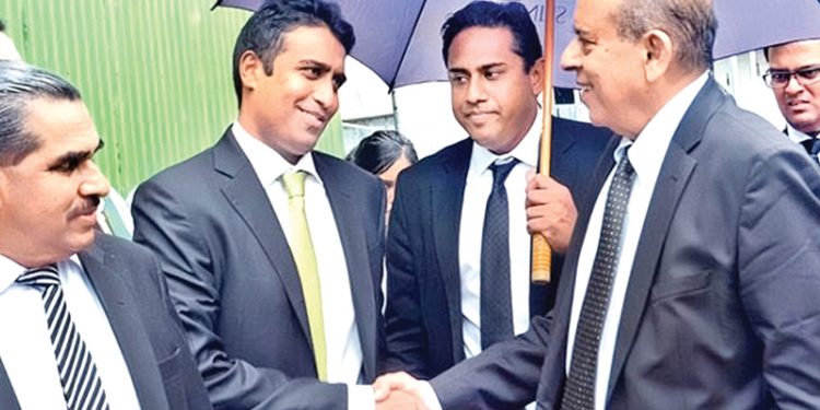 ඇලෝෂියස්ලගේ මහබැංකුවේ සල්ලි බැසිල්ට ගන්න පුළුවන්ද?