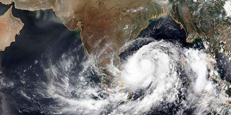නවතිනවා කියපු වැස්ස දිගටම වහින්න ගන්නා ලකුණු!