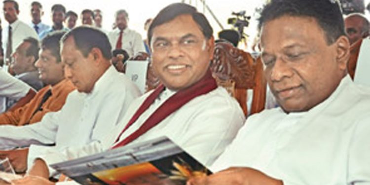 ඩලස් බැසිල්ව බේරගනී!