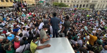 කොරෝනා බය-පොලිස් තග-උසාවි නියෝග-මාධ්‍ය මඩ මැද  ‘ගෝඨා වැහුවා අපි ආවා’ (උපුල් ජෝශප් ප්‍රනාන්දුගේ ගුරුදා විග්‍රහය)