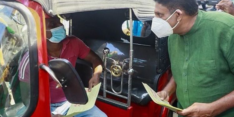 අනේ සර් පොඩි මිනිහගේ දුක තේරෙන්නෙ සර්ට විතරයි සර්..! අපිටත් තව දුක් විඳින්න බෑ සර්..! මේ රට බාරගන්න සර්..! (VIDEO)