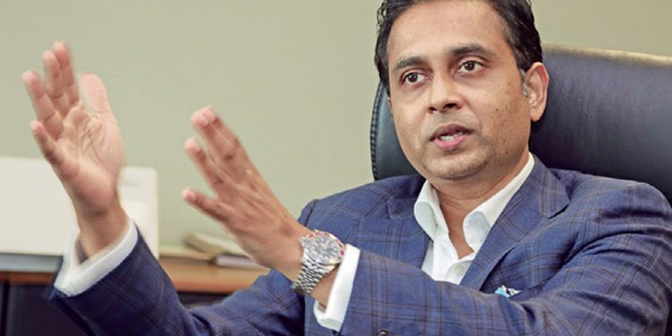 මිලියන ගණන් පඩි ගත් බවට චෝදනා එල්ල වූ ආයෝජන මණ්ඩලයේ සභාපතියි-අධ්‍යක්ෂ මණ්ඩලයයි එකපාර ගෙදර යයි!