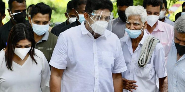 පොළොව පලාගෙන යන මහා බොරුව! (VIDEO & PHOTOS)