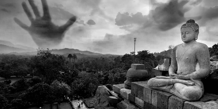 ප්‍රසිද්ධ පන්සලක හැංගිලා වැඩ කරන අද්භූත අමුත්තා…
