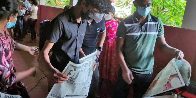 ආදරෙන් හදවතට මීඩියා උගන්වන ගුරුවරයා මව්රට එක්ක මිහින්තලයට, එප්පාවලට එනවා…