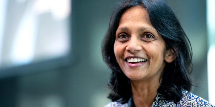 ලංකාවෙන් ගිහින් ලෝකෙම හොල්ලන කවුද මේ ඕස්ට්‍රේලියාවේ වික්‍රමනායක…