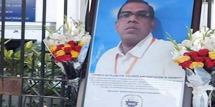 ප්රියන්ත වෙනුවෙන් සියල්කොට් ව්යාපාරිකයෝ ඩොලර් ලක්ෂයක අරමුදලක් එකතු කරයි! ඉම්රාන් දිගටම පඩිය දෙන්න පොරොන්දු වෙයි!