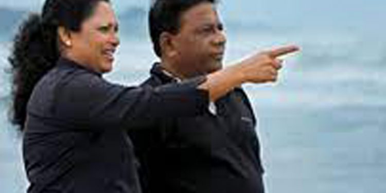ආණ්ඩුවෙන් එළියට එන්න යන අලුත්ම ඇමැති ඩලස්ද? පාර කියන්නේ ප්‍රදීපාද?