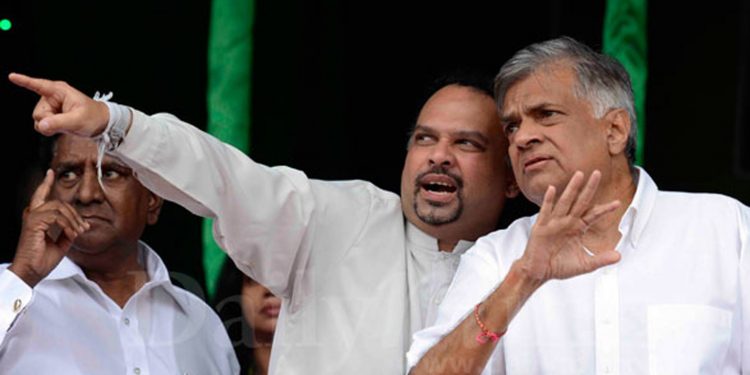 අර්ජුන ගියාට පස්සේ නවීන්ටත් යූඑන්පිය එපාවෙයි! අලියා පිටින් බහියි වගේ! (VIDEO)