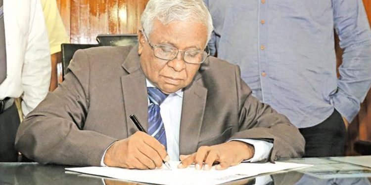 ඊළඟ ජනාධිපති ලේකම් අද ලංකාවට එනවා!