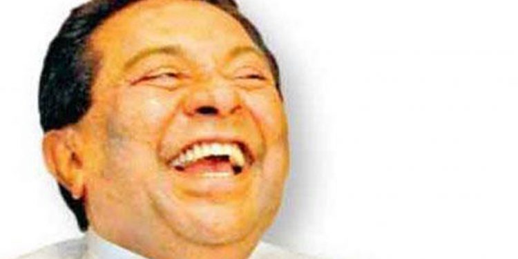 පඩි වැඩියෙන් ඉල්ලුවොත් මර්දනය කරලා පුලුවන්නම් පඩි කපලා දාන්න ඕනේ! එස්.බී.ගේ කතාවක්!