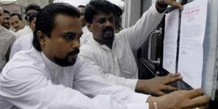 ආණ්ඩුව හංගගෙන හිටපු යුගදනවි රහස් කැබිනට් පත්රිකාව අනුරලාගේ අතට දුන්නේ විමල්ද?
