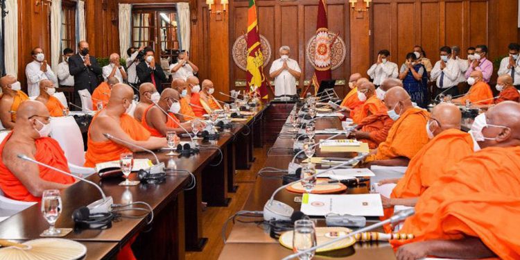 ජනපතිට මහා සංඝරත්නයෙන් සහතිකයක්!