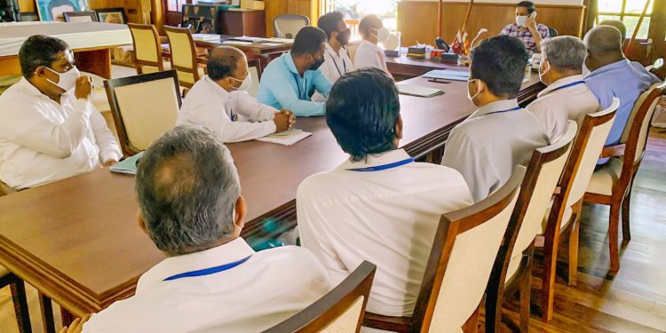 බැසිල්ගේ පනතට එරෙහි වෘත්තීය සමිතිවලට මෛත්‍රීපාලගෙන් පොරොන්දුවක්! (PHOTOS)