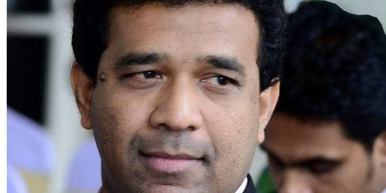 ලැජ්ජයි.. ඇත්තටම ලැජ්ජයි…! අපේ රටේ කලාකරුවො ගැන ලැජ්ජයි..! (VIDEO)