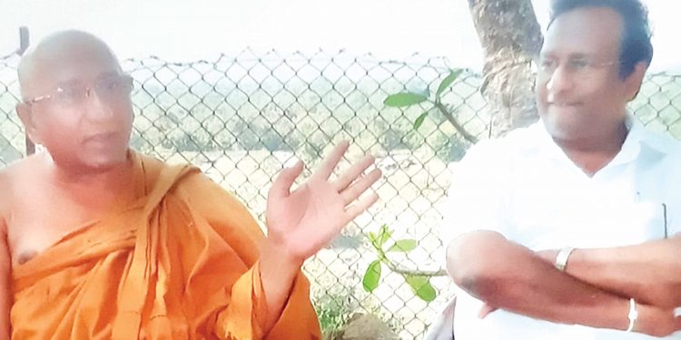 88-89 භීෂණය අවසන් කරපු… ශ්රී මහා බෝධිය බේරාගත්තු.. පොලිස් ඇමැති සරත්ගෙ සහෝදරයා වූ බුද්ධංගල හිමි ගැන කවුරුත් නොදත් කතාව…
