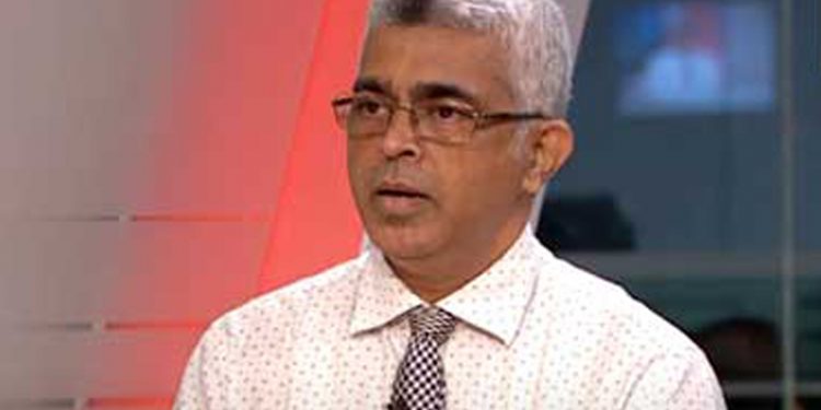 ගිය පාර එළිපිට යන්න ගිය ප්රසන්න මේ පාර හොරෙන්ම යයි!