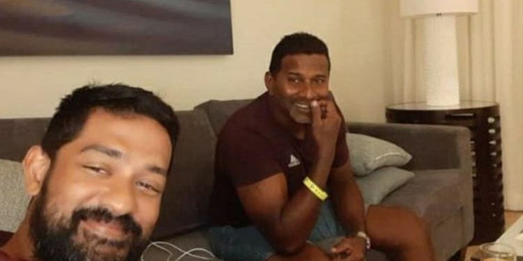 ගිය පාර කුසල්-ධනුෂ්ක-දික්වැල්ල! මේ පාර පුහුණුකරුවන්! මහ රෑ බීලා ලැජ්ජ නැතිව ෆොටෝස් ෆේස්බුක් එකෙත් දාලා!