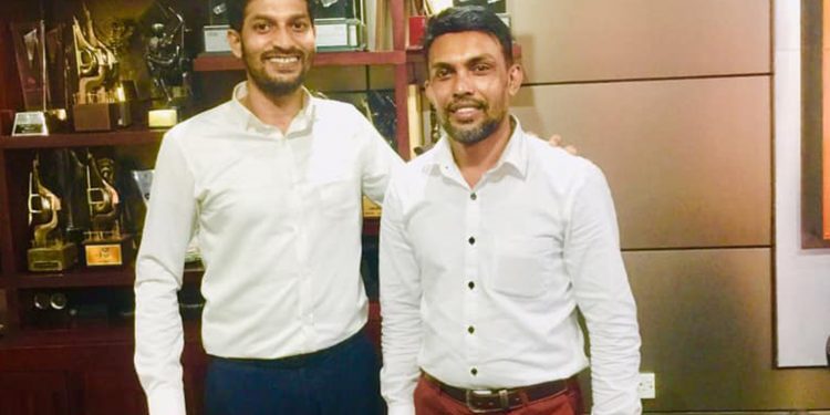 ITN සභාපතිකම ගත්ත නිරෝෂන් කාමරයට ගිහිල්ලා FB එකේ දාපු මාර පෝස්ට් එක!