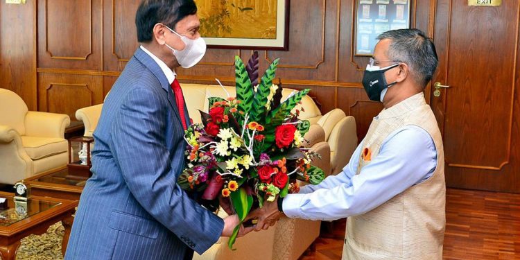 ඉන්දීය මහකොමසාරිස් කබ්රාල්ව මුණගැසෙයි! සංචිත ඉහළට දාගන්න ඩොලර් දෙයි!