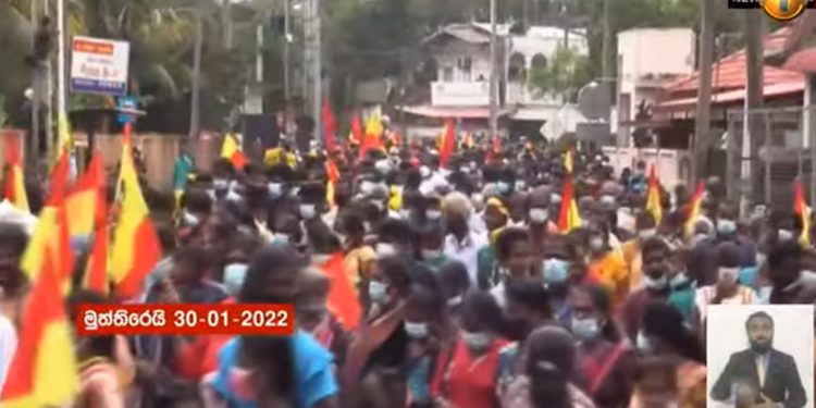 පොන්නම්බලම්ගේ පුතා උතුර හොල්ලයි! මහ සෙනගක් සමග යාපනයේ පාරට බහියි! (VIDEO)