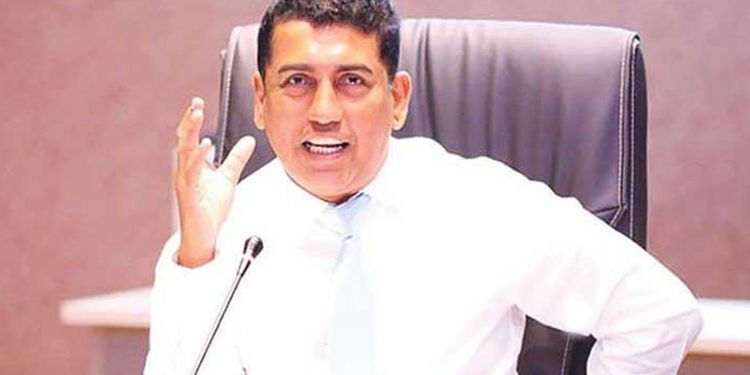 ඇතුළෙ දේවල් ඇතුළේ කතා කරන්න ඕනේ..! එළියෙ බෑ! මුලු මන්ත්‍රී කණ්ඩායමම සුසිල් ඉවත් කිරීම අනුමත කරනවා! ආණ්ඩුවෙන් පළමු ප්‍රතිචාරය එයි! (VIDEO)