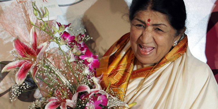භාරත ගීත කෝකිලාවිය ලතා කොරෝනා හැදී දැඩි සත්කාරයේ!