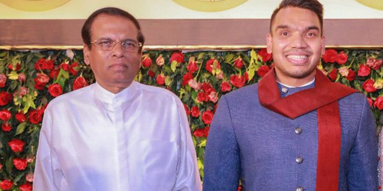 තැන් තැන්වල කියවන්නේ නැතිව යන්න එළියට යන්න! නාමල් ශ්‍රීලනිපයට අවසන් දැනුම් දීම ‌කරයි! (VIDEO)