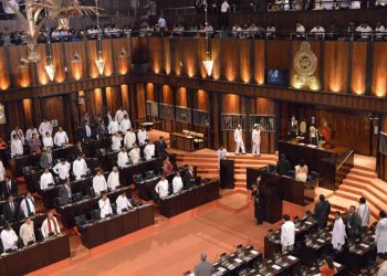 ජනපතිගේ රාජාසන කතාවේදී සජබ පුටු හිස්! ආණ්ඩුවේ දෙන්නෙකුත් ඇවිත් නෑ!