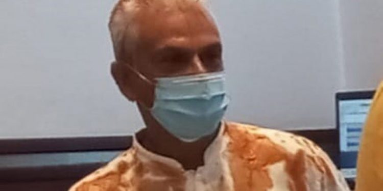 ජන්දයකින් දිනපු ජේ.ආර්.ගෙ මුනුපුරාට මන්ත්රී තාත්තයි දුවයි මිරිස් කුඩු සමග බිත්තර ප්රහාරයක් එල්ල කරයි!