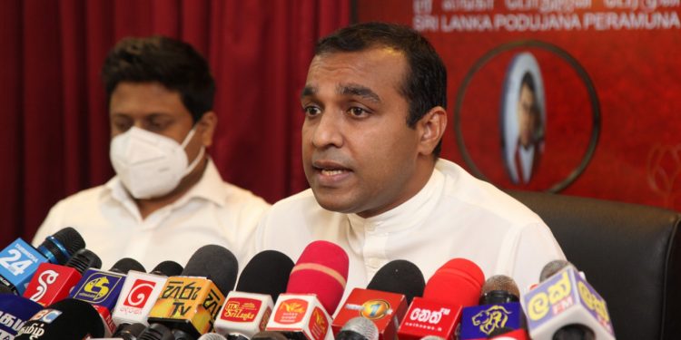 මෛත්‍රීපාලට ‌උත්තර දීම ඇරඹේ! පොහොට්ටු මූලස්ථානයේදීම දැවන්ත ප්‍රහාරයක්!
