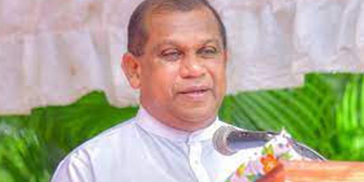 අපිට සැකයි හමුදා පාලනයකට යන්න හදනවද කියලා! වහාම පාර්ලිමේන්තුව කැඳවන්න!