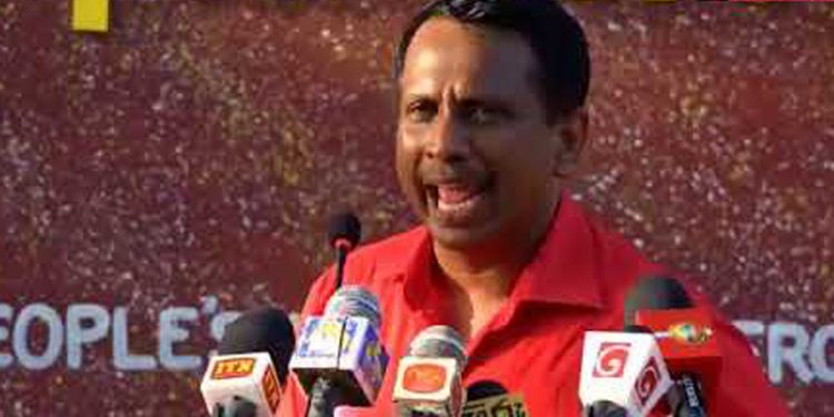 දඬුවම් නෑ! ජවිපෙ ආණ්ඩුවක් හැදුවාම ලොකු හොරුන්ට බේරෙන්න පුලුවන් විදිහ මෙන්න සමන්ත කියනවා! නම් එළිකරන්නෙත් නෑලු! පොඩි හොරු අල්ලන්නෙත් නෑලු! මරු.. මරේ මරු..! (VIDEO)