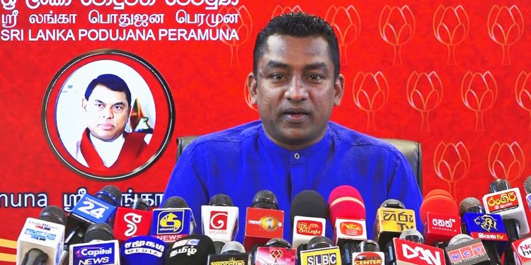 තිස්ස කුට්ටි අලුත්ම කතාව එළියට දමයි! වැඩ වර්ජන කරන එවුන්ට වැහි නැති හෙණ ඉල්ලයි! (VIDEO)
