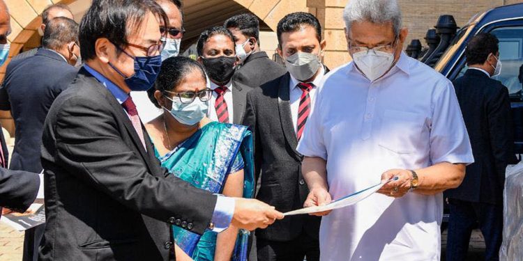 ජපන් තෑග්ග ජනපති බාරගනී! මීට පස්සේ ත්‍රස්තවාදීන්ට-කුඩු ජාවාරමුන්ට ලේසි වෙන එකක් නෑ! (PHOTOS)