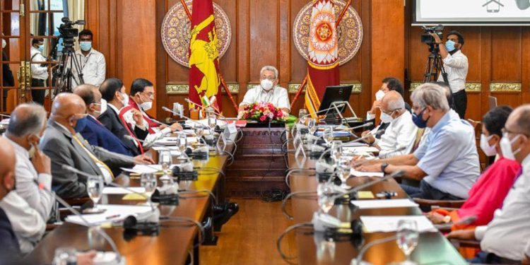 ව්යාපාරික හමුවේදී ජනපතිගෙන් විශේෂ ආරාධනාවක්! බැසිල්ගෙන් ඉල්ලීමක්! කබ්රාල්ගෙන් සහතිකයක්! (PHOTOS)