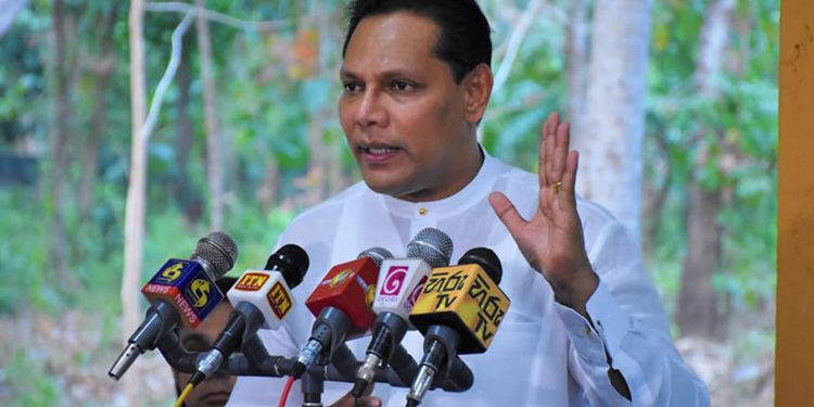 දයාසිරිගෙ ගෙදර වහළෙ උඩ ‌ලොකු ප්‍රශ්නයක්!
