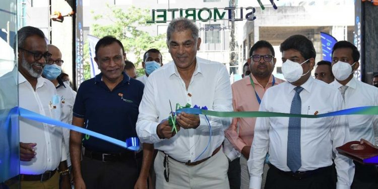 SLT-MOBITEL වෙතින් Drive-through පහසුකම් සහිත පාරිභෝගික සේවා මධ්‍යස්ථානයක්…
