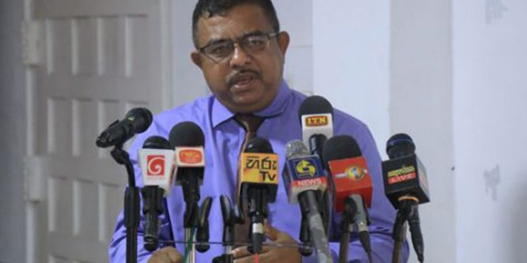 භූ විද්‍යා සභාපතිත් ගෙදර යවයි!