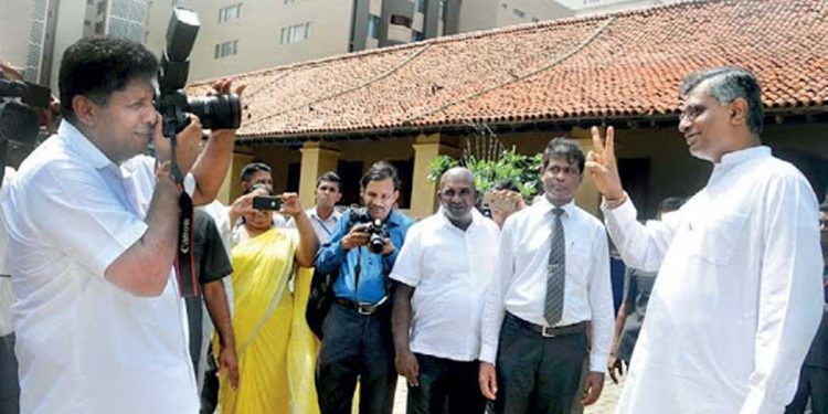 සජබෙයි මාවයි කොටවන්න දුෂ්ට මාධ්ය මෙහෙයුමක් යනවා! මාධ්ය 2ක් නම් කරයි! චම්පික විශේෂ නිවේදනයක් කරයි!