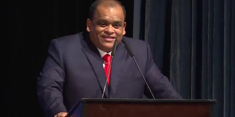 කෝටිපති ධම්මික පෙරේරා මොරටුව විශ්වවිද්‍යාලයත් එක්ක අලුත් වැඩක් පටන් අරන්!