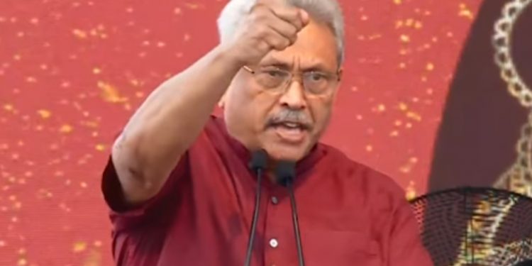 ජනපති පළමුවරට පොහොට්ටුවේ දේශපාලන වේදිකාවට ‌ගොඩවෙයි! ගොවි ජනතාවට දුන් පොරොන්දු මතක් කරමින් සැර කතාවකුත් කරයි! (VIDEO)