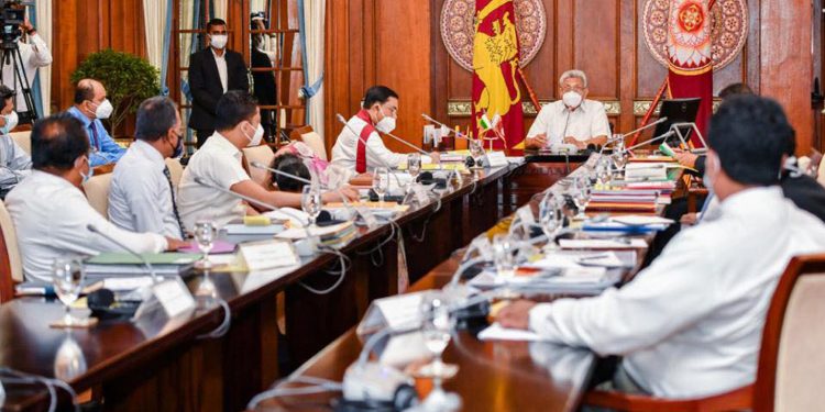 ගෙන්වපු කෝච්චි පෙට්ටි 120න් දුවන්නෙ 40යි! ඉතිරි 80 ගැන ජනපති තීන්දුවක් ගනී!