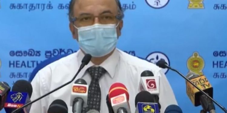 අනේ මෙන්න මෙයා ආයෙත් ඇවිල්ලා! දැන් කතා කරන්නෙ කොවිඩ් ගැන නෙමෙයි උණ ගැන! කොහොමද ඉස්සර කියපු කතා! (VIDEO)