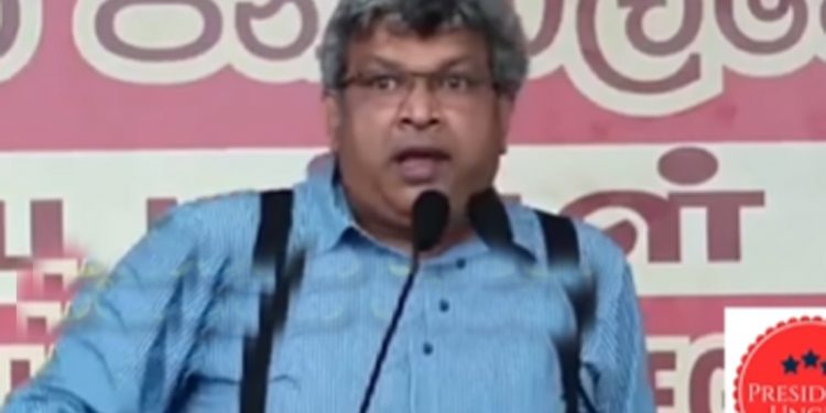 රාජපක්ෂලාගෙ මහගෙදර කාල්ටන් නිවසට ජවිපෙ මිනිස්සු ලවා හූ තියවයි! එක සැරයක් නෙමෙයි දෙපාරක්ම! (VIDEO)