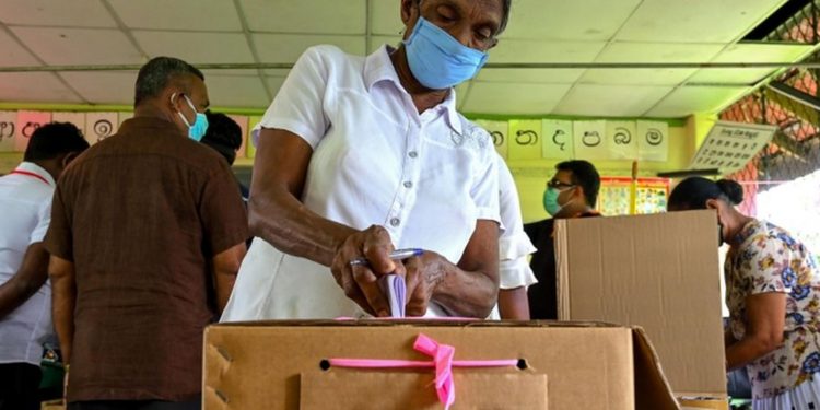 ආණ්ඩුව ගේමක් ගහයි! පුංචි ජන්දෙ පෙන්නා පළාත් සභා තියන්න යයි!
