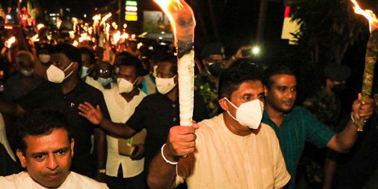 ඔව් අපි රට ගොඩගන්නවා! සැලැස්ම හදනවා! ටීම් එක මෙන්න! මමත් කැපකිරීම් කරනවා! (PHOTOS & VIDEO)