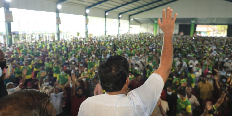 අගලවත්තට මහ සෙනගක්! විපක්ෂය කරන හැටි.. ආණ්ඩු බලය ගත්තාම ආණ්ඩු කරන හැටි සජිත් කියයි! (PHOTOS & VIDEO)