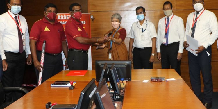 ඇසට්ලයින් ඉන්ෂුවරන්ස් පාසල් ළමුන් ප්‍රවාහන සංගමයේ රක්ෂණ සැපයුම්කරු වෙයි…
