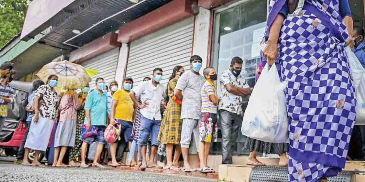 තැන් තැන්වල පෝලිම්වල සෝපාකලා සතර අපා දුක් උහුලනදා මැරී වැටෙන්නේ…